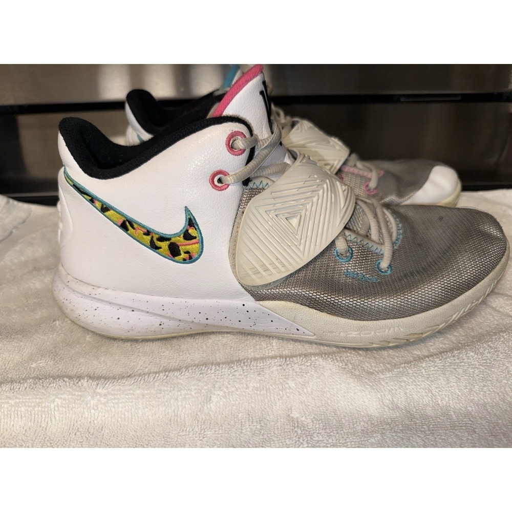 Nike Kyrie Flytrap 3 South Beach Shoes Basketball Men's Size 12
